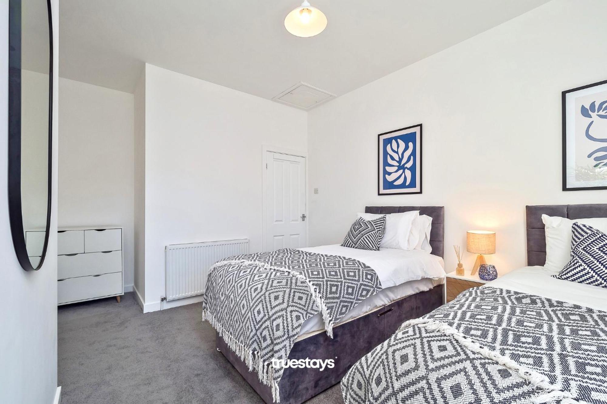 Nursery House By Truestays - 3 Bedroom House In Stoke-On-Trent ภายนอก รูปภาพ