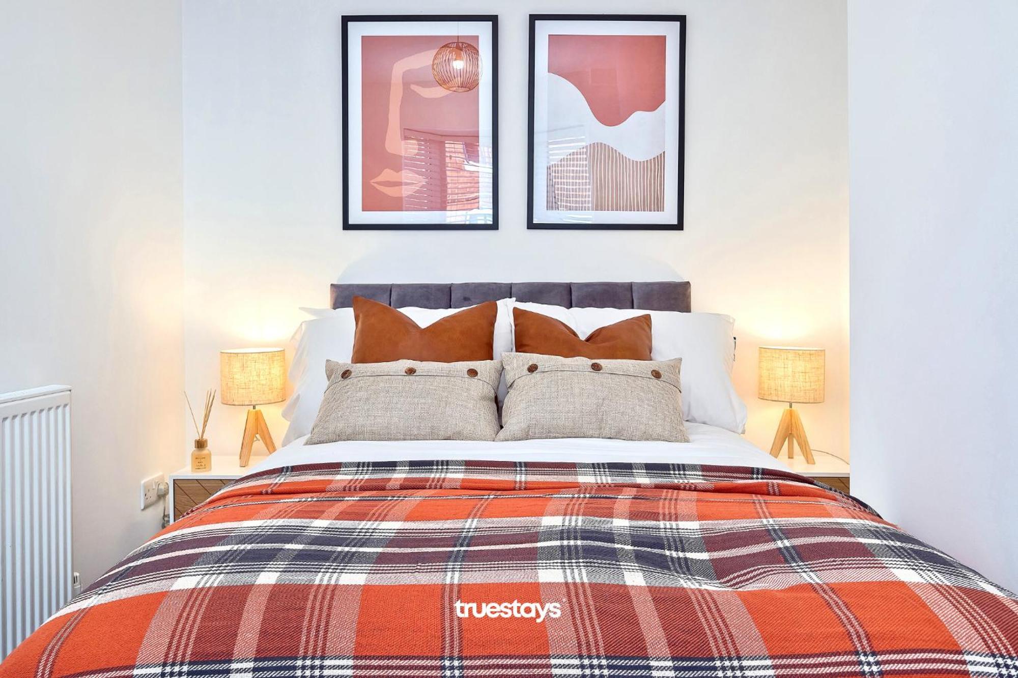 Nursery House By Truestays - 3 Bedroom House In Stoke-On-Trent ภายนอก รูปภาพ