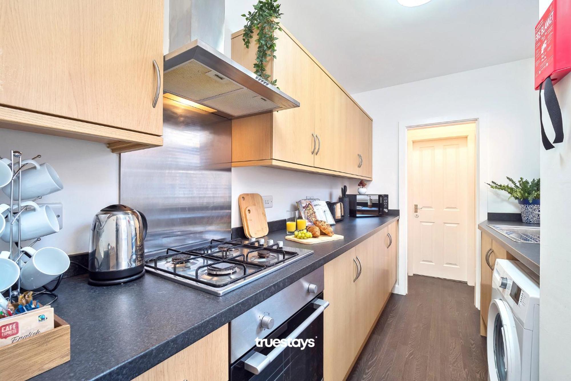 Nursery House By Truestays - 3 Bedroom House In Stoke-On-Trent ภายนอก รูปภาพ