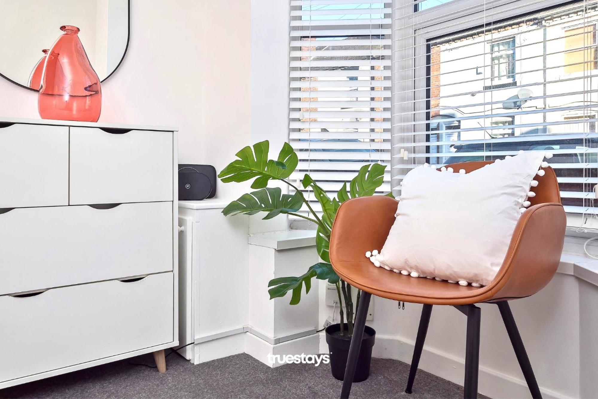 Nursery House By Truestays - 3 Bedroom House In Stoke-On-Trent ภายนอก รูปภาพ