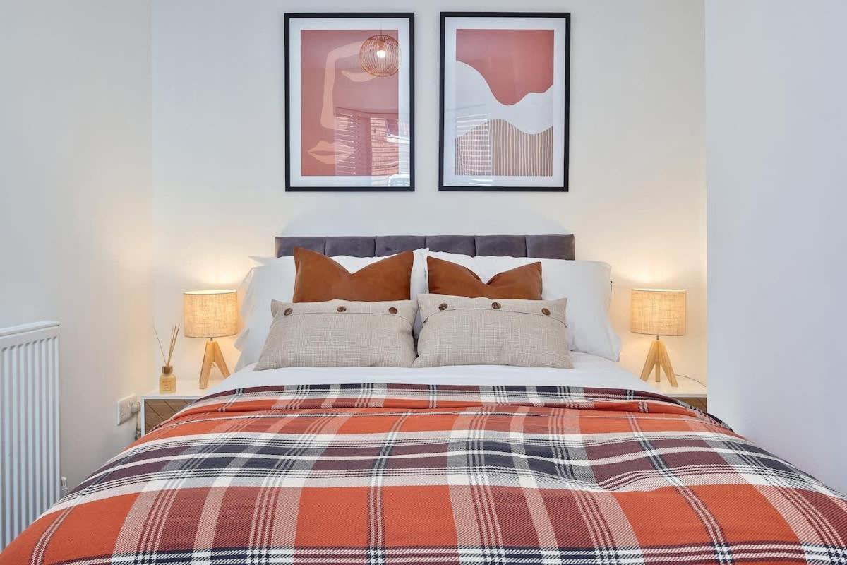 Nursery House By Truestays - 3 Bedroom House In Stoke-On-Trent ภายนอก รูปภาพ