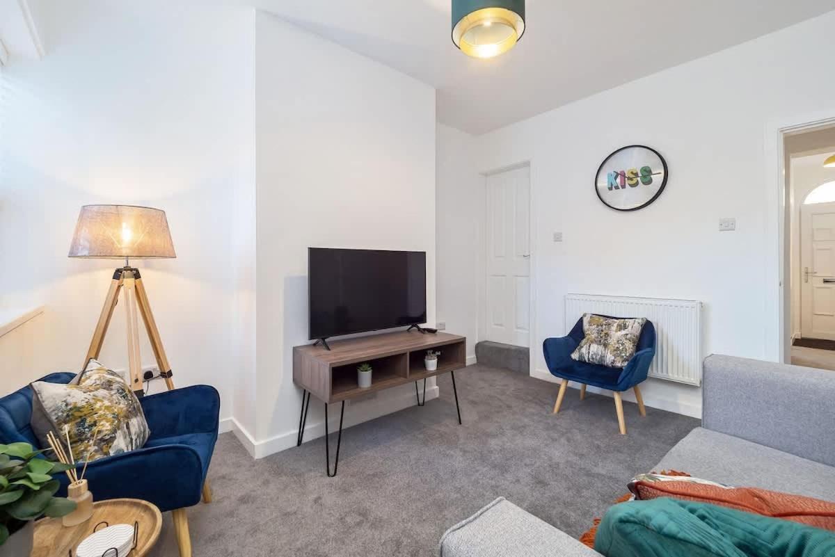 Nursery House By Truestays - 3 Bedroom House In Stoke-On-Trent ภายนอก รูปภาพ