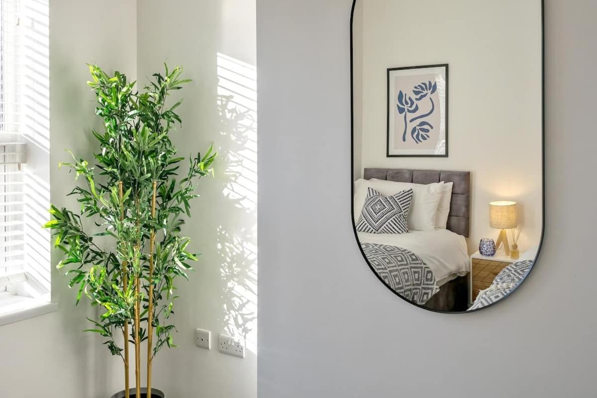 Nursery House By Truestays - 3 Bedroom House In Stoke-On-Trent ภายนอก รูปภาพ