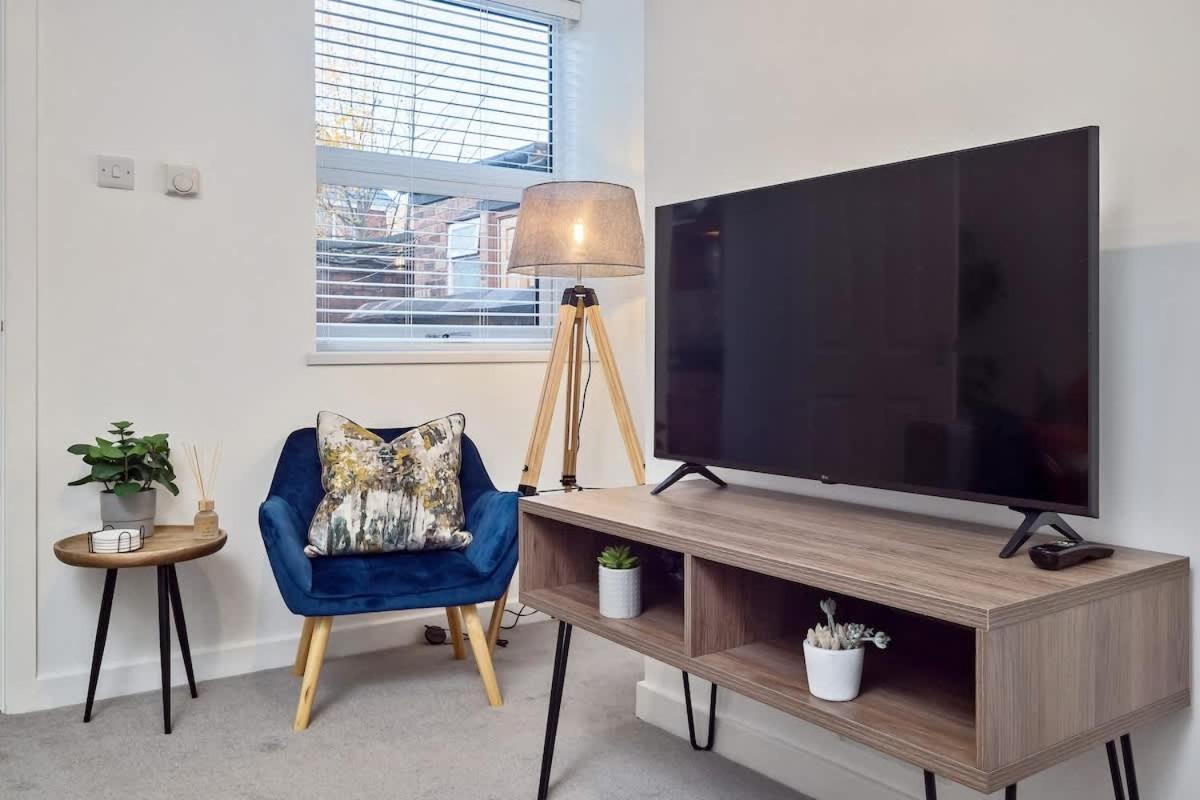 Nursery House By Truestays - 3 Bedroom House In Stoke-On-Trent ภายนอก รูปภาพ